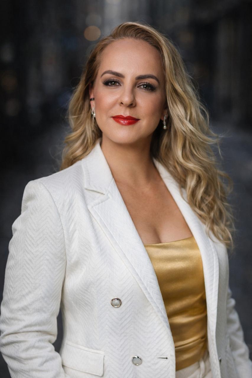 Dra. Ana Paula Pedroso
